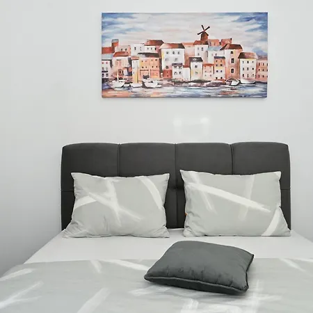 Apartment Stylish With Modern Amenities And Free Parking